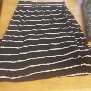 Girls black and white skirt